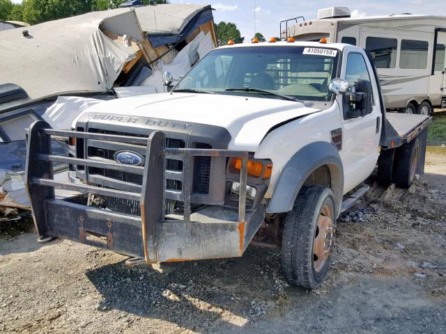 1FDAF57R08EC25355 - 2008 FORD F550 SUPER WHITE photo 2