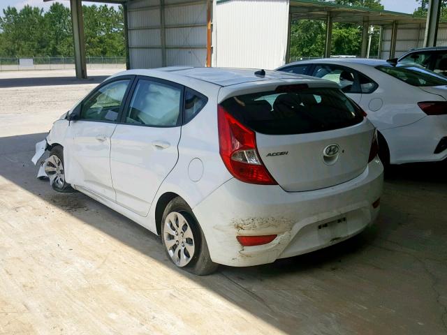 KMHCT5AE1HU349602 - 2017 HYUNDAI ACCENT SE WHITE photo 3