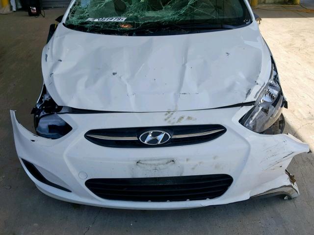 KMHCT5AE1HU349602 - 2017 HYUNDAI ACCENT SE WHITE photo 7