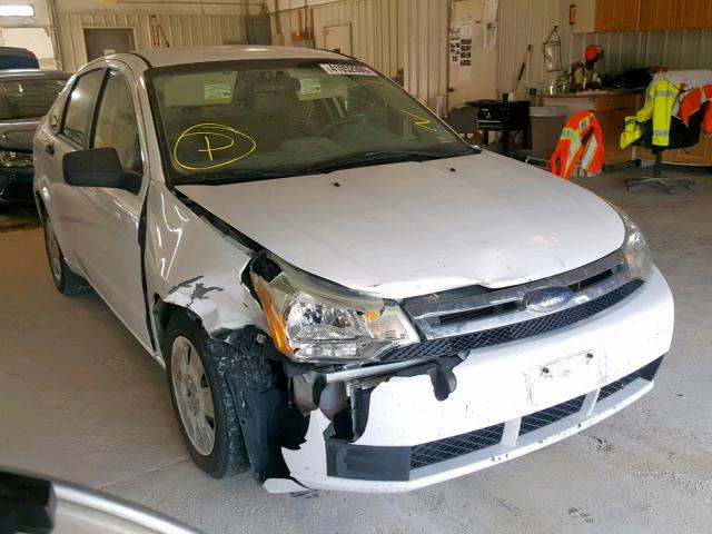 1FAHP34N68W155267 - 2008 FORD FOCUS S/SE WHITE photo 1