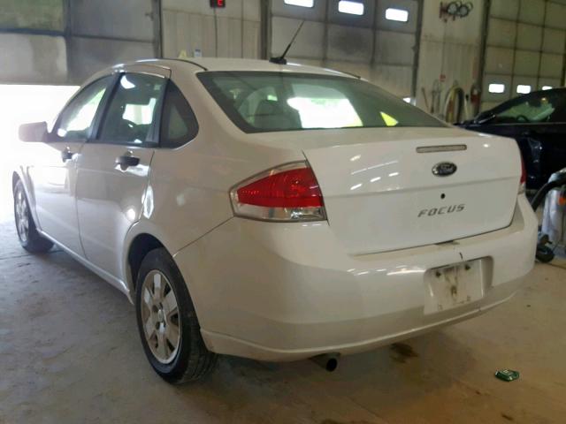 1FAHP34N68W155267 - 2008 FORD FOCUS S/SE WHITE photo 3