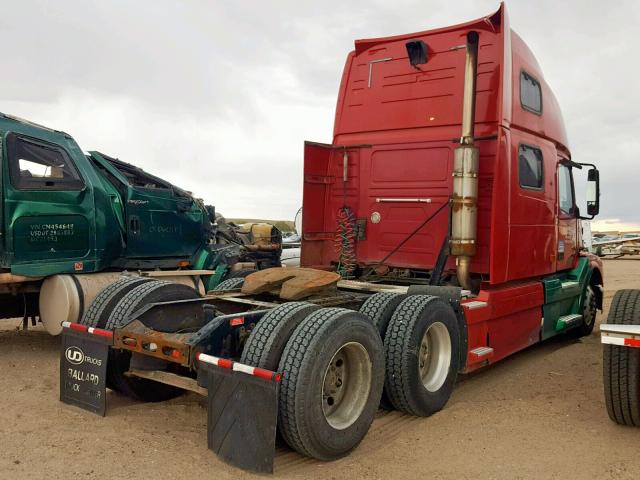 4V4NC9GH98N479583 - 2008 VOLVO VN VNL RED photo 4