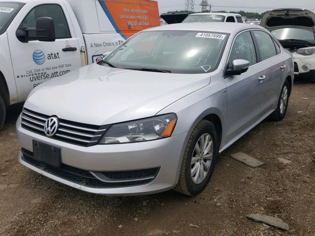 1VWAS7A36EC039906 - 2014 VOLKSWAGEN PASSAT S SILVER photo 2