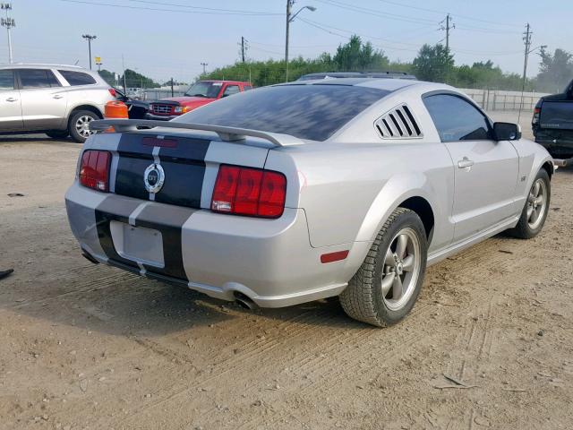 1ZVHT82H265214430 - 2006 FORD MUSTANG GT SILVER photo 4