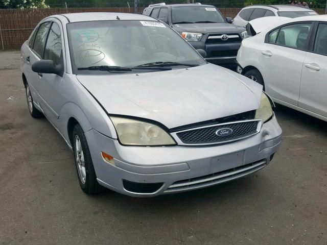 1FAFP34NX5W264270 - 2005 FORD FOCUS ZX4 GRAY photo 1