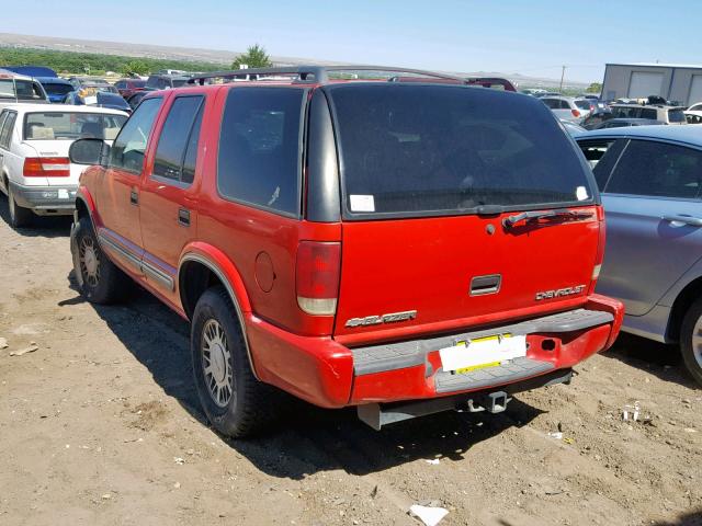 1GNDT13W112201143 - 2001 CHEVROLET BLAZER RED photo 3