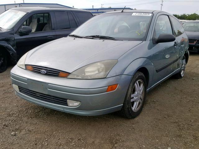 3FAFP31314R126928 - 2004 FORD FOCUS ZX3 GRAY photo 2