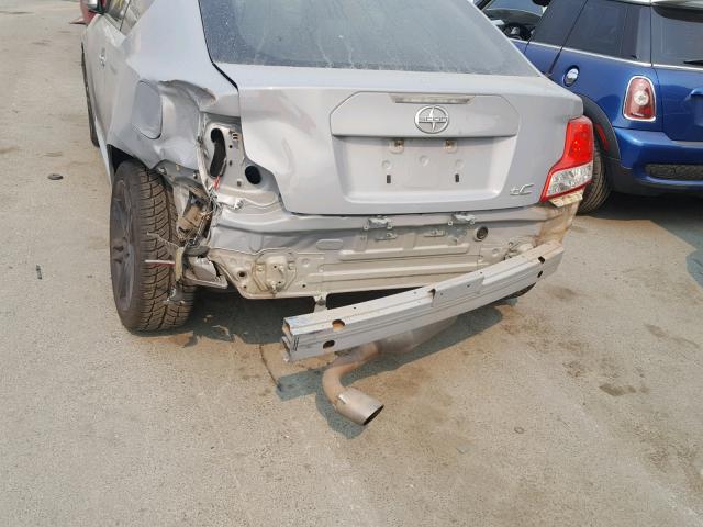 JTKJF5C72B3016042 - 2011 TOYOTA SCION TC 银色 照片 9