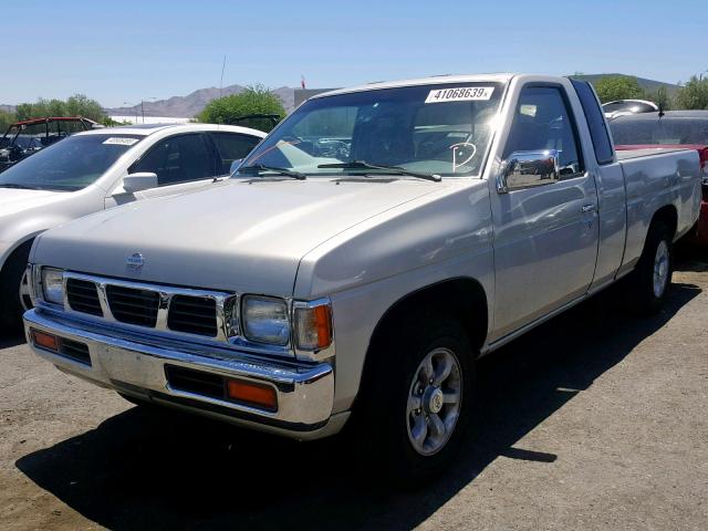 1N6SD16S1TC388559 - 1996 NISSAN TRUCK KING GRAY photo 2