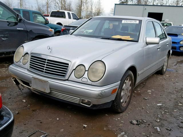 WDBJF25H2XA934936 - 1999 MERCEDES-BENZ E 300TD SILVER photo 2