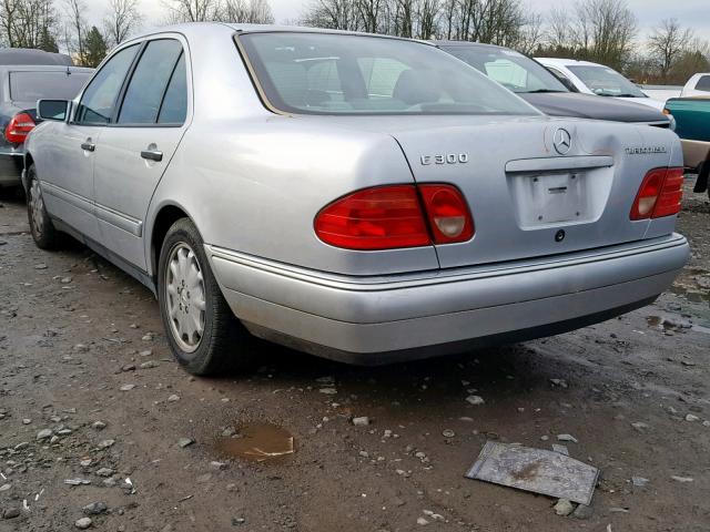 WDBJF25H2XA934936 - 1999 MERCEDES-BENZ E 300TD SILVER photo 3