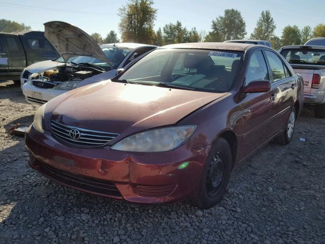 4T1BE32KX5U080476 - 2005 TOYOTA CAMRY LE MAROON photo 2