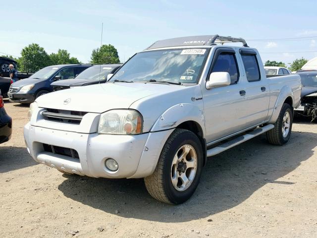 1N6MD29Y02C332142 - 2002 NISSAN FRONTIER C SILVER photo 2