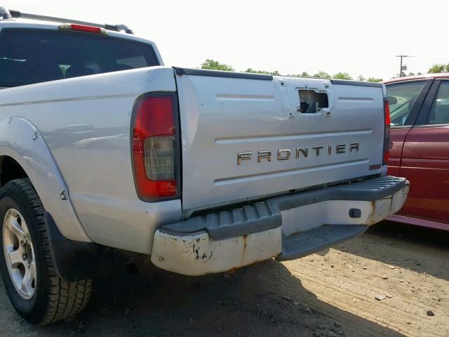 1N6MD29Y02C332142 - 2002 NISSAN FRONTIER C SILVER photo 9