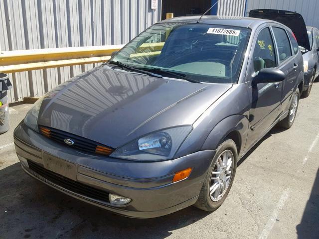 3FAHP37Z54R125740 - 2004 FORD FOCUS ZX5 GRAY photo 2