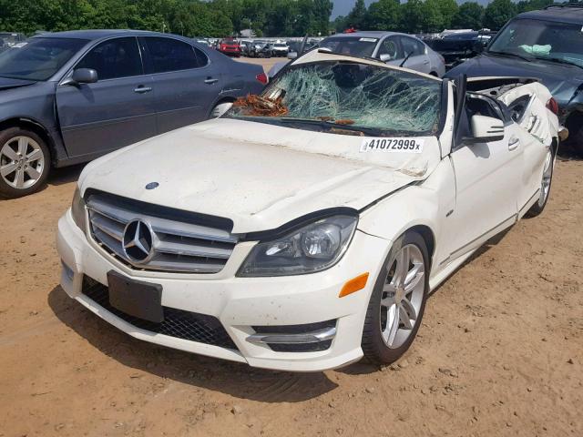 WDDGF4HB2CA634893 - 2012 MERCEDES-BENZ C 250 WHITE photo 2