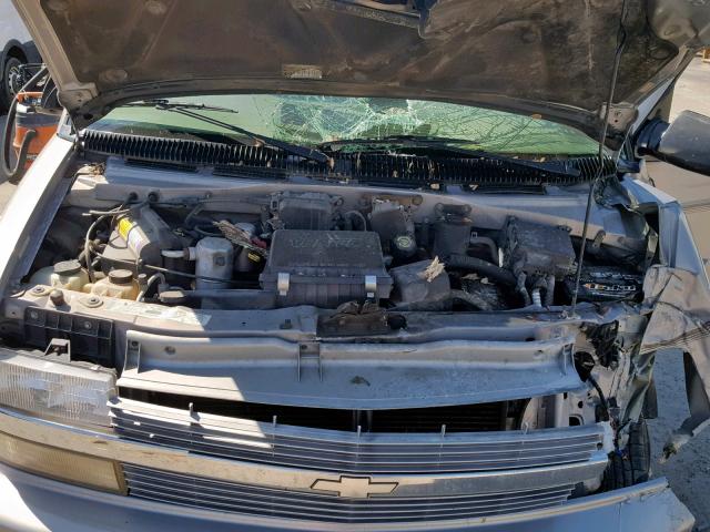 1GNDM19W1YB194676 - 2000 CHEVROLET ASTRO SILVER photo 7