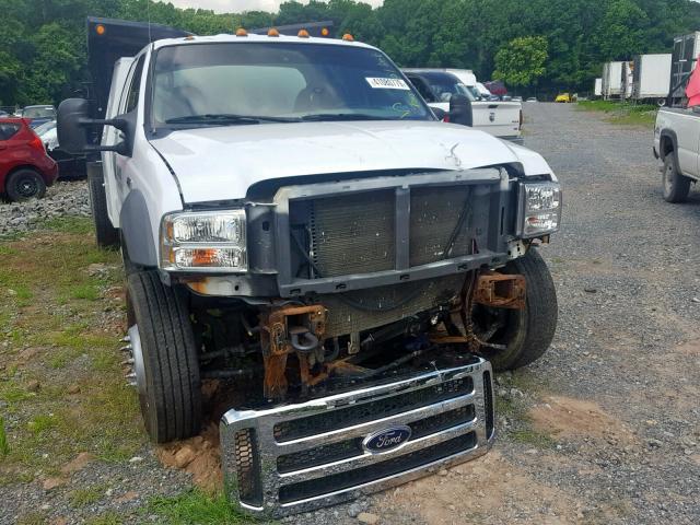 1FDAW57P05EC57765 - 2005 FORD F550 SUPER WHITE photo 1