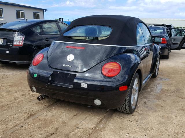 3VWCD31Y74M316082 - 2004 VOLKSWAGEN NEW BEETLE BLACK photo 4