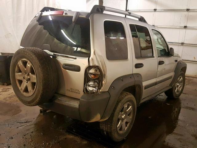 1J8GL38K96W117569 - 2006 JEEP LIBERTY RE SILVER photo 4