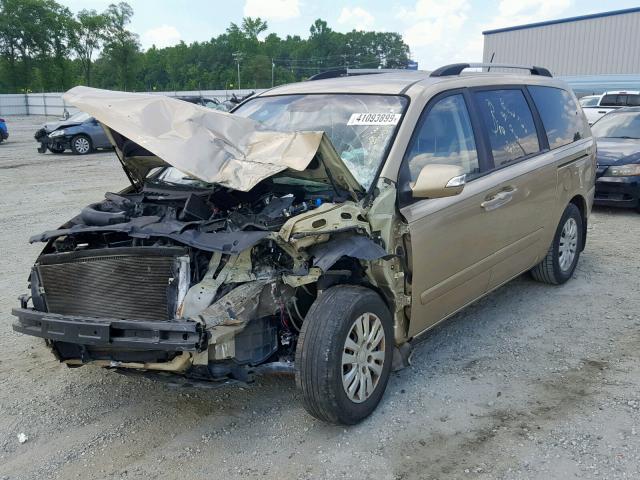 KNDMG4C77B6375235 - 2011 KIA SEDONA LX GOLD photo 2