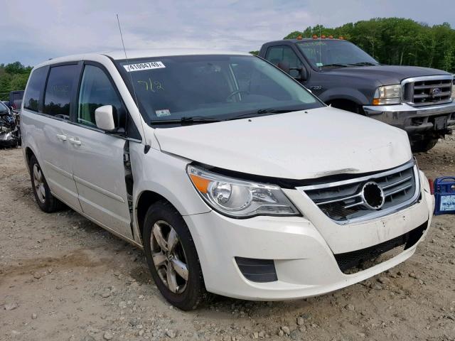 2V4RW3D17AR325008 - 2010 VOLKSWAGEN ROUTAN SE WHITE photo 1