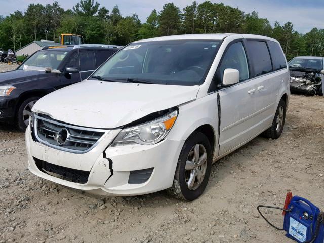 2V4RW3D17AR325008 - 2010 VOLKSWAGEN ROUTAN SE WHITE photo 2