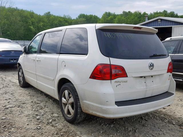 2V4RW3D17AR325008 - 2010 VOLKSWAGEN ROUTAN SE WHITE photo 3