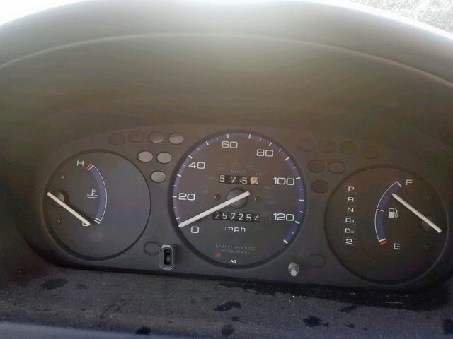 2HGEJ6613YH570704 - 2000 HONDA CIVIC BASE SILVER photo 8