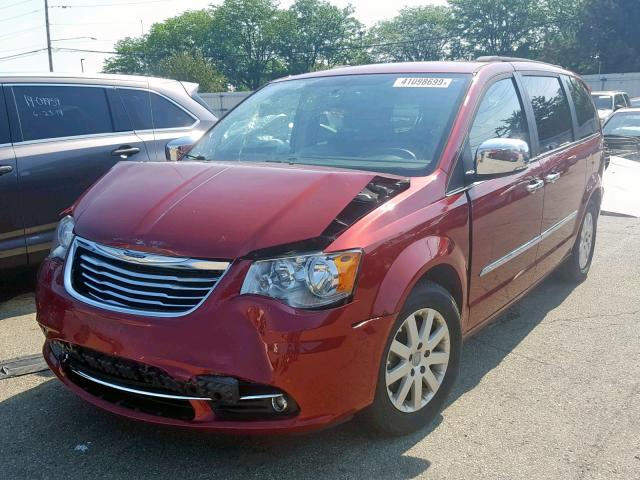 2C4RC1CG5CR207992 - 2012 CHRYSLER TOWN & COU RED photo 2