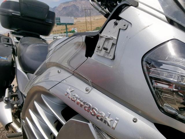 JKBZGNC13BA006026 - 2011 KAWASAKI ZG1400 C SILVER photo 10