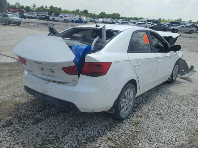 KNAFU4A27D5718706 - 2013 KIA FORTE EX WHITE photo 4