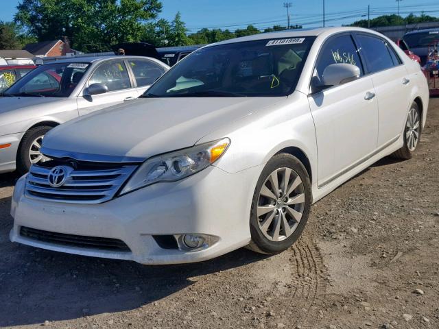 4T1BK3DB4BU371802 - 2011 TOYOTA AVALON BAS WHITE photo 2