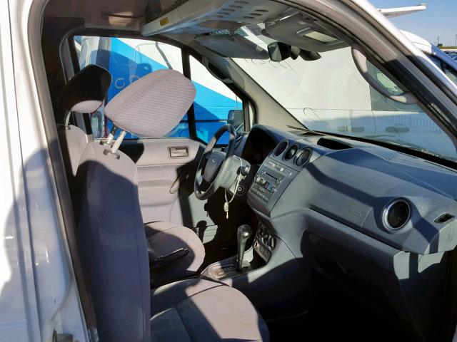 NM0LS7BN4DT135251 - 2013 FORD TRANSIT CO WHITE photo 5