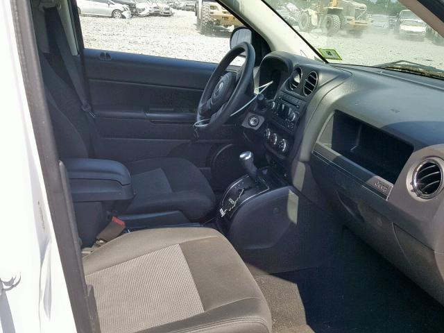 1C4NJDBB6CD543634 - 2012 JEEP COMPASS SP თეთრი ფოტო 5