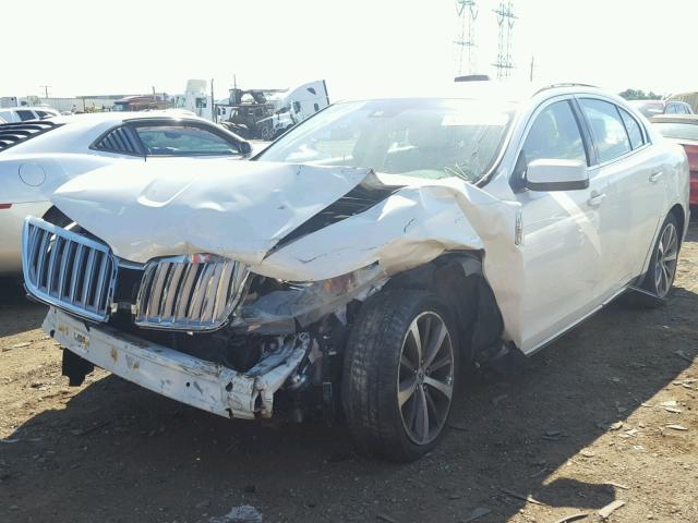 1LNHM94R89G616727 - 2009 LINCOLN MKS WHITE photo 2