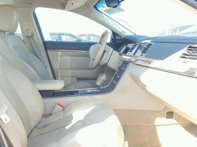 1LNHM94R89G616727 - 2009 LINCOLN MKS WHITE photo 5