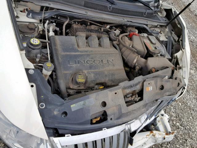 1LNHM94R89G616727 - 2009 LINCOLN MKS WHITE photo 7