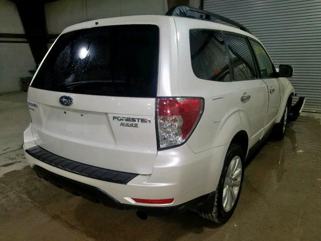 JF2SHAEC1DH411958 - 2013 SUBARU FORESTER L WHITE photo 4