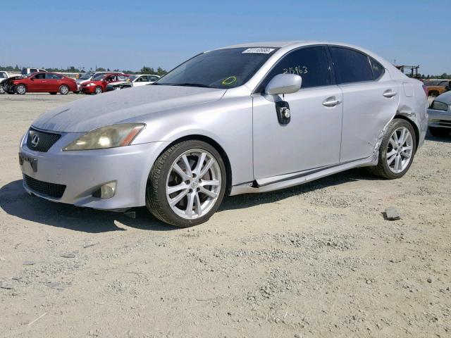 JTHBE262562001915 - 2006 LEXUS IS 350 GRAY photo 2