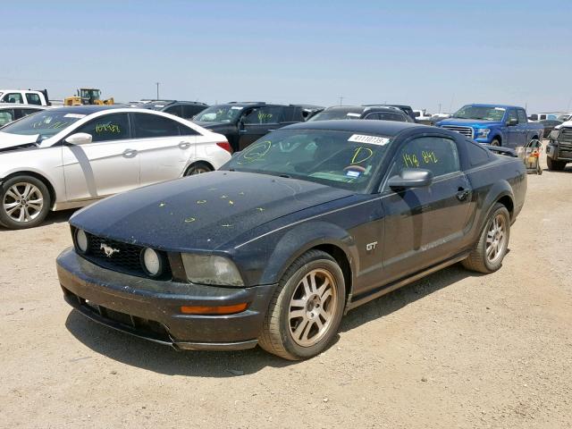 1ZVHT82H355180867 - 2005 FORD MUSTANG GT BLACK photo 2