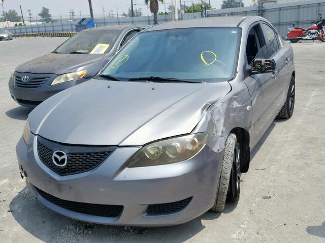 JM1BK12F851344171 - 2005 MAZDA 3 I GRAY photo 2