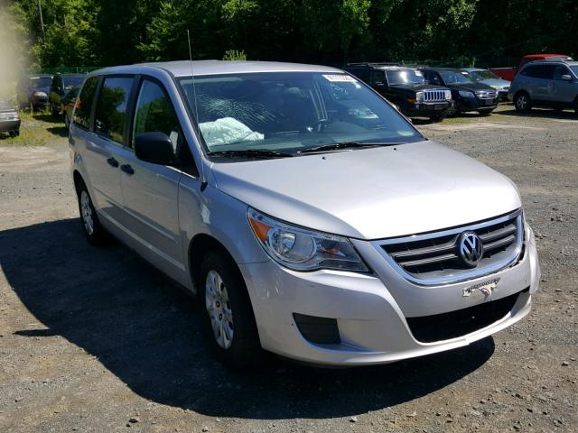 2V4RW4DGXBR642339 - 2011 VOLKSWAGEN ROUTAN S SILVER photo 1