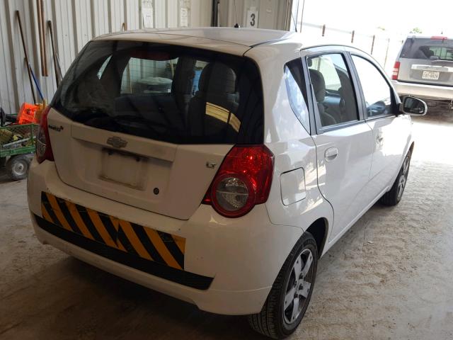 KL1TD66E69B672791 - 2009 CHEVROLET AVEO LS WHITE photo 4