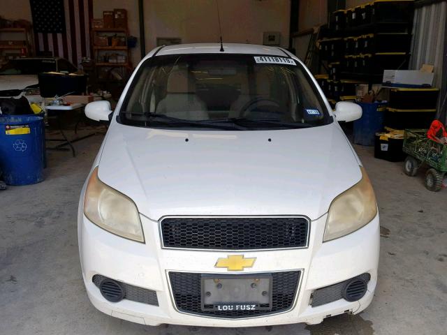 KL1TD66E69B672791 - 2009 CHEVROLET AVEO LS WHITE photo 9