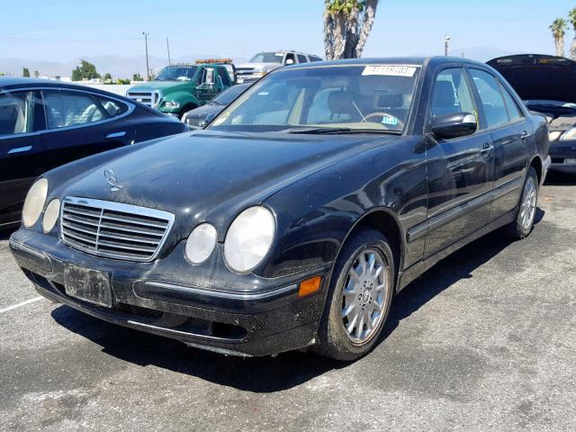 WDBJF65J01B318762 - 2001 MERCEDES-BENZ E 320 BLACK photo 2