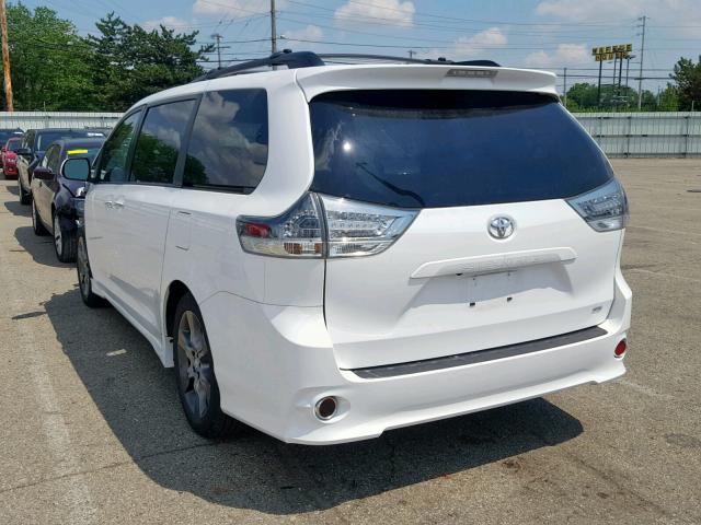 5TDXK3DC9GS758392 - 2016 TOYOTA SIENNA SE WHITE photo 3