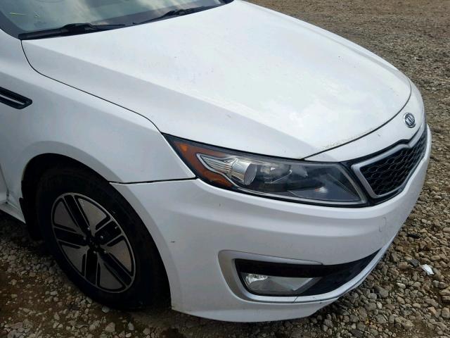 KNAGM4AD8C5015281 - 2012 KIA OPTIMA UK WHITE photo 9