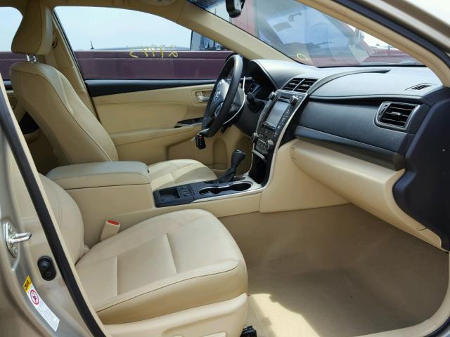 4T1BD1FK8FU147837 - 2015 TOYOTA CAMRY HYBR TAN photo 5