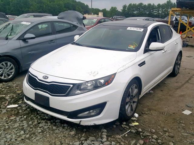 KNAGR4A62B5095498 - 2011 KIA OPTIMA SX WHITE photo 2